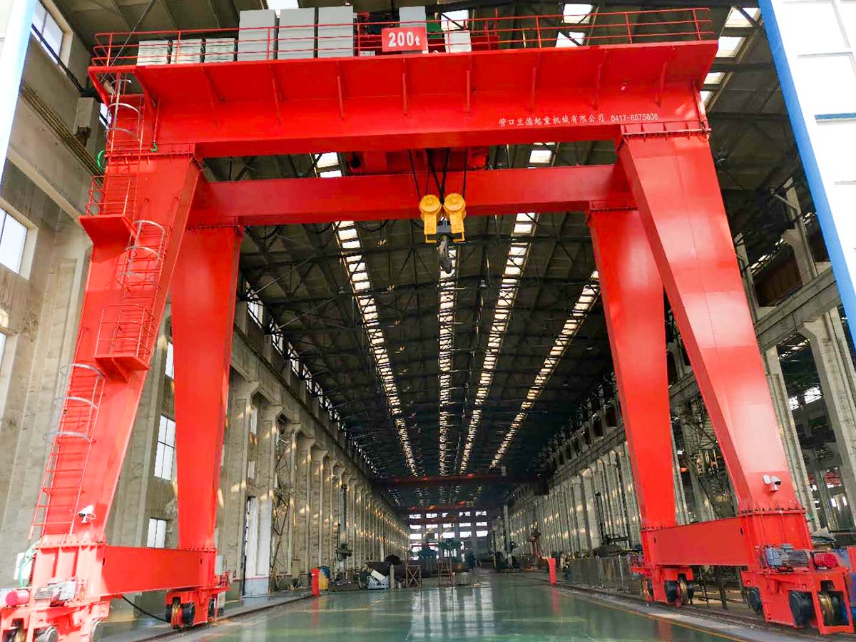 深圳200噸雙梁門式起重機(jī)